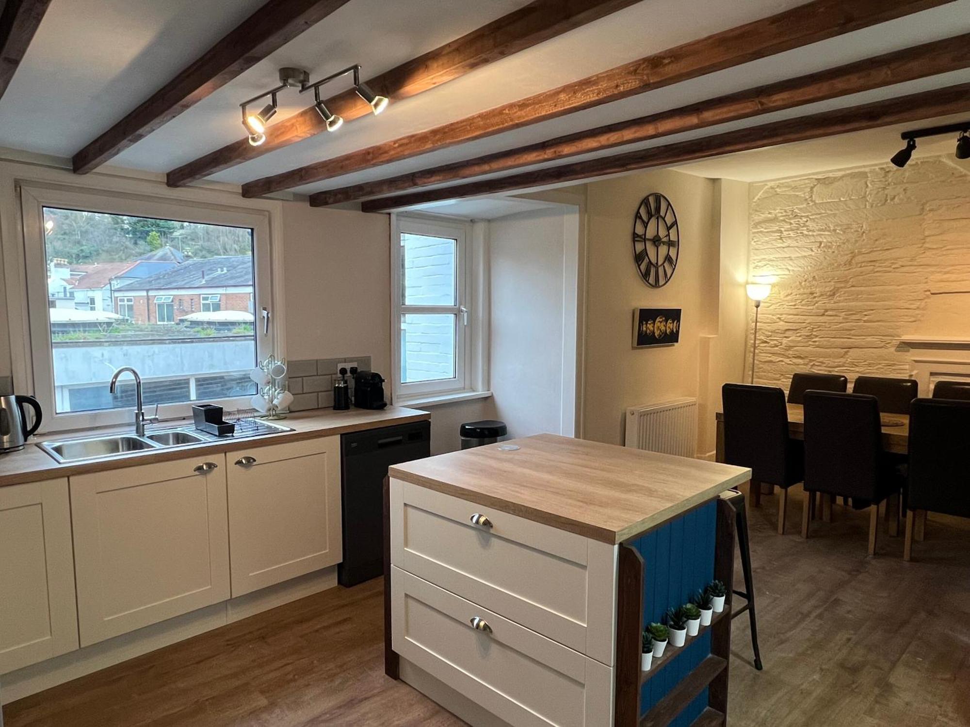A Spacious 2 Bed Flat In Kingsbridge Town Екстер'єр фото