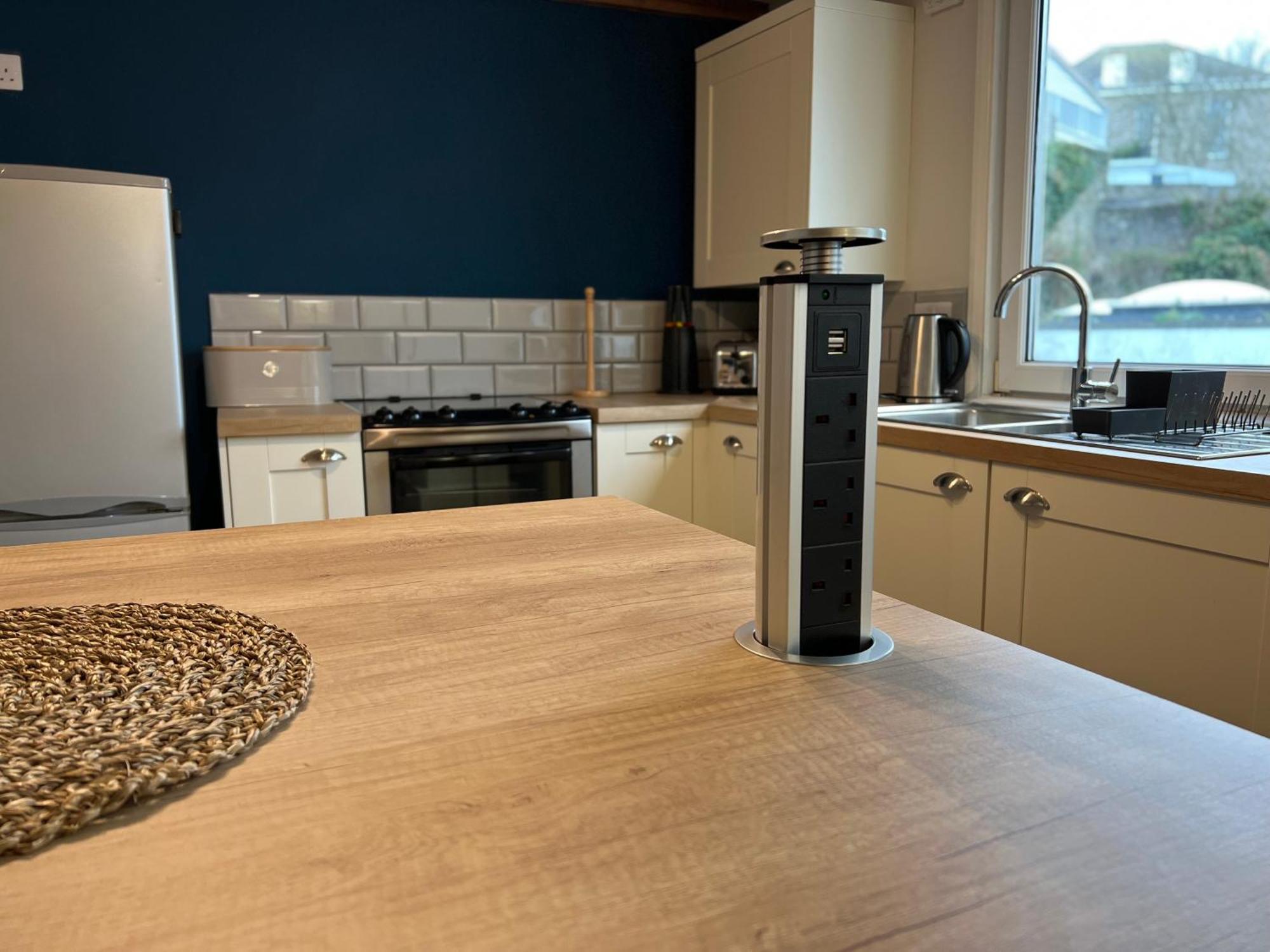 A Spacious 2 Bed Flat In Kingsbridge Town Екстер'єр фото